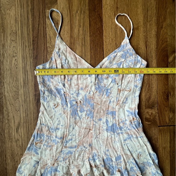 ASTR The Label Godet Blue Multi Tie-Dye Slip Dress Women’s Sz M Fairy Cottage - Picture 12 of 14